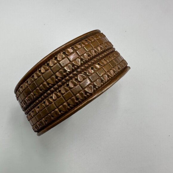 Copper Cuff Bracelet Embossed Heart Pattern Textured Wide Band Boho 7.5" - Picture 1 of 9